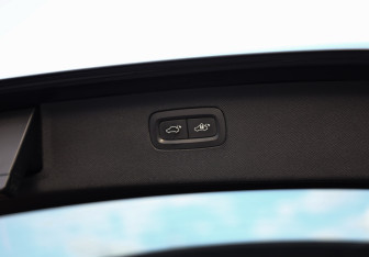 Подержанный автомобиль Volvo XC90 2018 года (38 фото)