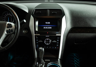 Подержанный автомобиль Ford Explorer 2014 года (14 фото)