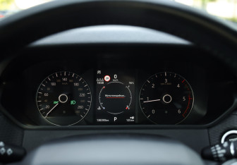 Подержанный автомобиль Land Rover Range Rover Velar 2018 года (13 фото)