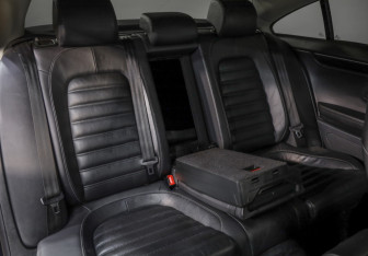 Подержанный автомобиль Volkswagen Passat CC 2012 года (24 фото)