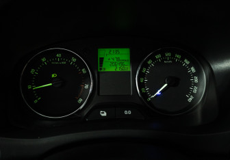 Подержанный автомобиль Skoda Fabia Hatchback 2014 года (12 фото)