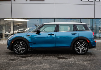 Подержанный автомобиль MINI Clubman Wagon 2022 года (10 фото)