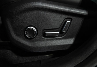 Подержанный автомобиль Geely Monjaro 2024 года (14 фото)