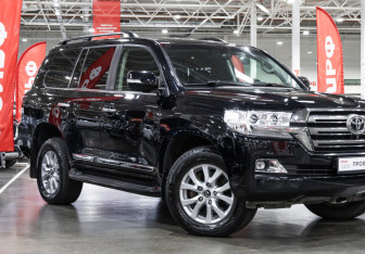 Подержанный автомобиль Toyota Land Cruiser Suv 2018 года (6 фото)