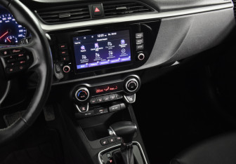 Подержанный автомобиль Kia Rio Hatchback 2020 года (14 фото)