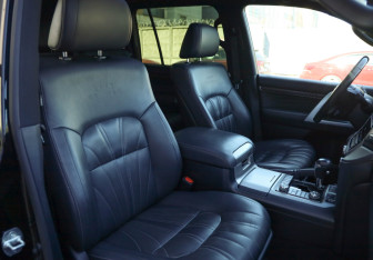 Подержанный автомобиль Toyota Land Cruiser Suv 2019 года (13 фото)