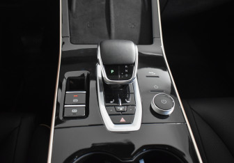 Подержанный автомобиль Omoda C5 2023 года (17 фото)
