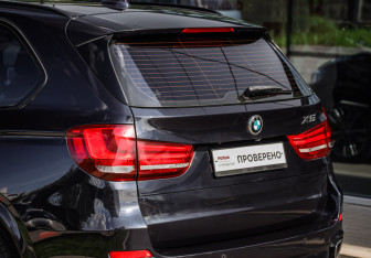 Подержанный автомобиль BMW X5 2016 года (12 фото)