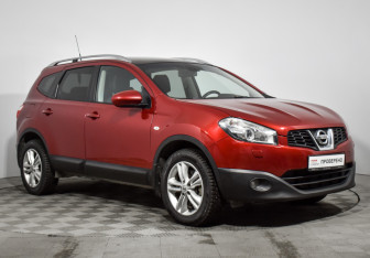 Подержанный автомобиль Nissan Qashqai+2 2010 года (3 фото)
