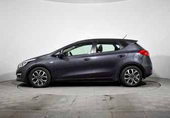 Подержанный автомобиль Kia Ceed Hatchback 2016 года (8 фото)