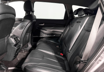 Подержанный автомобиль Hyundai Santa Fe 2019 года (12 фото)