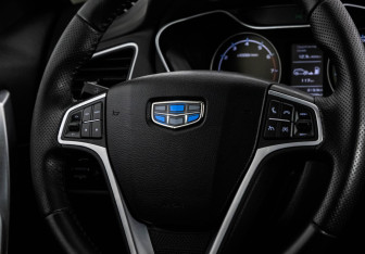 Подержанный автомобиль Geely Emgrand X7 2019 года (12 фото)