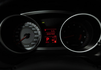 Подержанный автомобиль Mitsubishi Outlander 2007 года (12 фото)