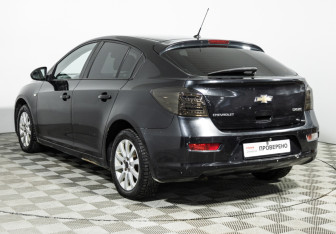 Подержанный автомобиль Chevrolet Cruze Hatchback 2013 года (7 фото)