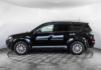 Подержанный автомобиль Mitsubishi Outlander 2008 года (8 фото)