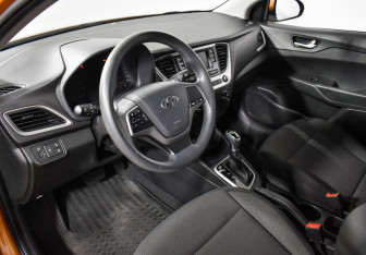 Подержанный автомобиль Hyundai Solaris Sedan 2017 года (9 фото)