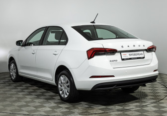 Подержанный автомобиль Skoda Rapid Liftback 2021 года (7 фото)