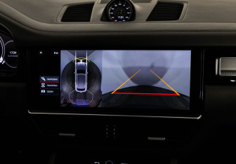 Подержанный автомобиль Porsche Cayenne 2018 года (21 фото)