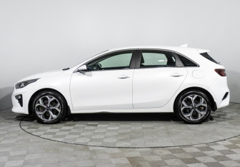 Подержанный автомобиль Kia Ceed Hatchback 2018 года (8 фото)