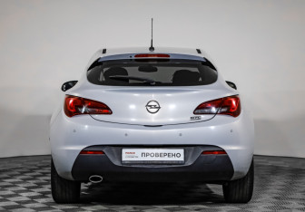 Подержанный автомобиль Opel Astra Hatchback 2012 года (6 фото)