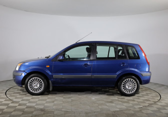 Подержанный автомобиль Ford Fusion 2008 года (8 фото)