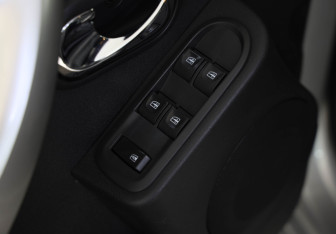 Подержанный автомобиль Nissan Terrano 2019 года (21 фото)