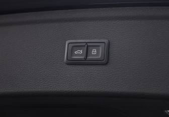Подержанный автомобиль Audi Q5 2021 года (35 фото)