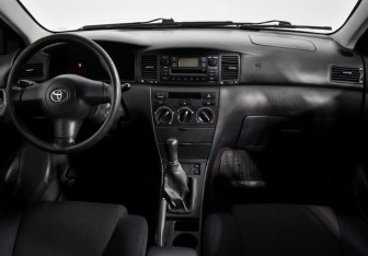 Подержанный автомобиль Toyota Corolla Sedan 2006 года (14 фото)