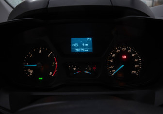 Подержанный автомобиль Ford Tourneo Custom 2014 года (8 фото)