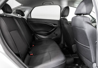 Подержанный автомобиль LADA (ВАЗ) Vesta Sedan 2017 года (17 фото)