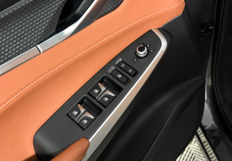 Подержанный автомобиль Changan CS75PLUS 2023 года (10 фото)