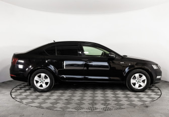 Подержанный автомобиль Skoda Octavia Liftback 2017 года (4 фото)