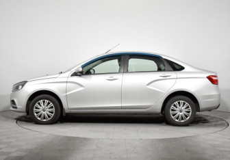 Подержанный автомобиль LADA (ВАЗ) Vesta Sedan 2019 года (8 фото)