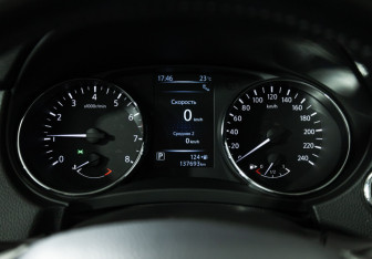 Подержанный автомобиль Nissan Qashqai 2014 года (12 фото)