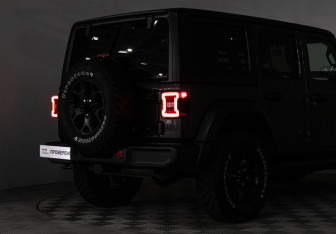 Подержанный автомобиль Jeep Wrangler 2020 года (22 фото)