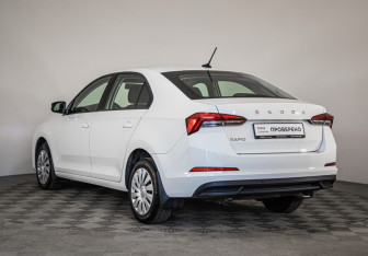 Подержанный автомобиль Skoda Rapid Liftback 2020 года (7 фото)
