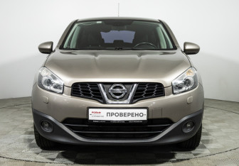 Подержанный автомобиль Nissan Qashqai 2010 года (2 фото)