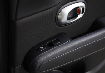 Подержанный автомобиль Kia Soul 2015 года (20 фото)