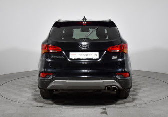 Подержанный автомобиль Hyundai Santa Fe 2017 года (6 фото)