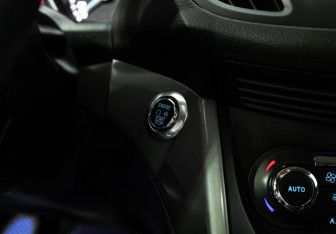 Подержанный автомобиль Ford Kuga 2015 года (16 фото)
