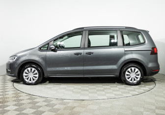 Подержанный автомобиль Volkswagen Sharan 2019 года (8 фото)