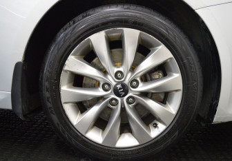 Подержанный автомобиль Kia Optima Sedan 2016 года (9 фото)