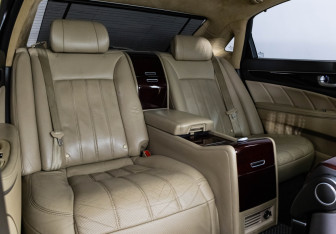 Подержанный автомобиль Hyundai Equus 2012 года (32 фото)