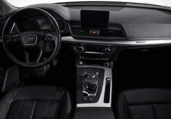 Подержанный автомобиль Audi Q5 2017 года (16 фото)