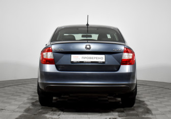 Подержанный автомобиль Skoda Rapid Liftback 2015 года (6 фото)