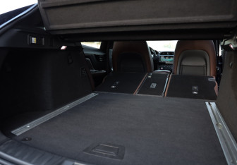 Подержанный автомобиль Jaguar F-Pace 2017 года (34 фото)