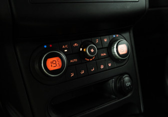 Подержанный автомобиль Nissan Qashqai 2010 года (17 фото)