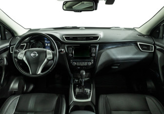 Подержанный автомобиль Nissan Qashqai 2015 года (13 фото)
