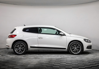 Подержанный автомобиль Volkswagen Scirocco 2011 года (4 фото)