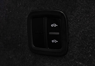 Подержанный автомобиль Porsche Cayenne 2018 года (37 фото)